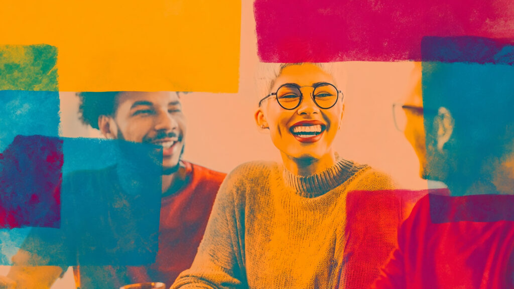 Drei lachende Personen sitzen zusammen und unterhalten sich. Die Szene ist in warmen, kräftigen Farben gestaltet, mit überlagerten, halbtransparenten Farbflächen in Gelb, Pink, Blau und Grün, die einen modernen, künstlerischen Effekt erzeugen.